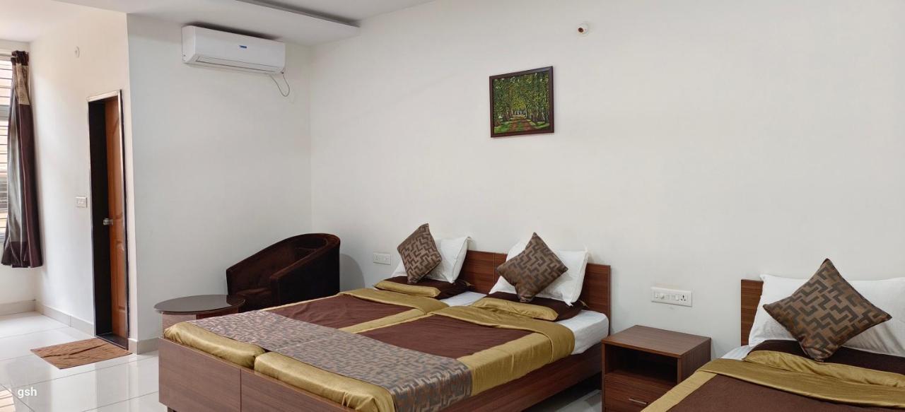 Sugamya Corner Guesthouse Mysore Eksteriør billede